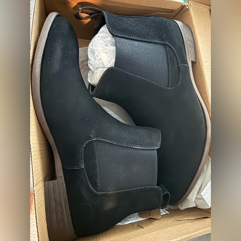 Jordan Black High-Top Boots with Padded Ankle Support